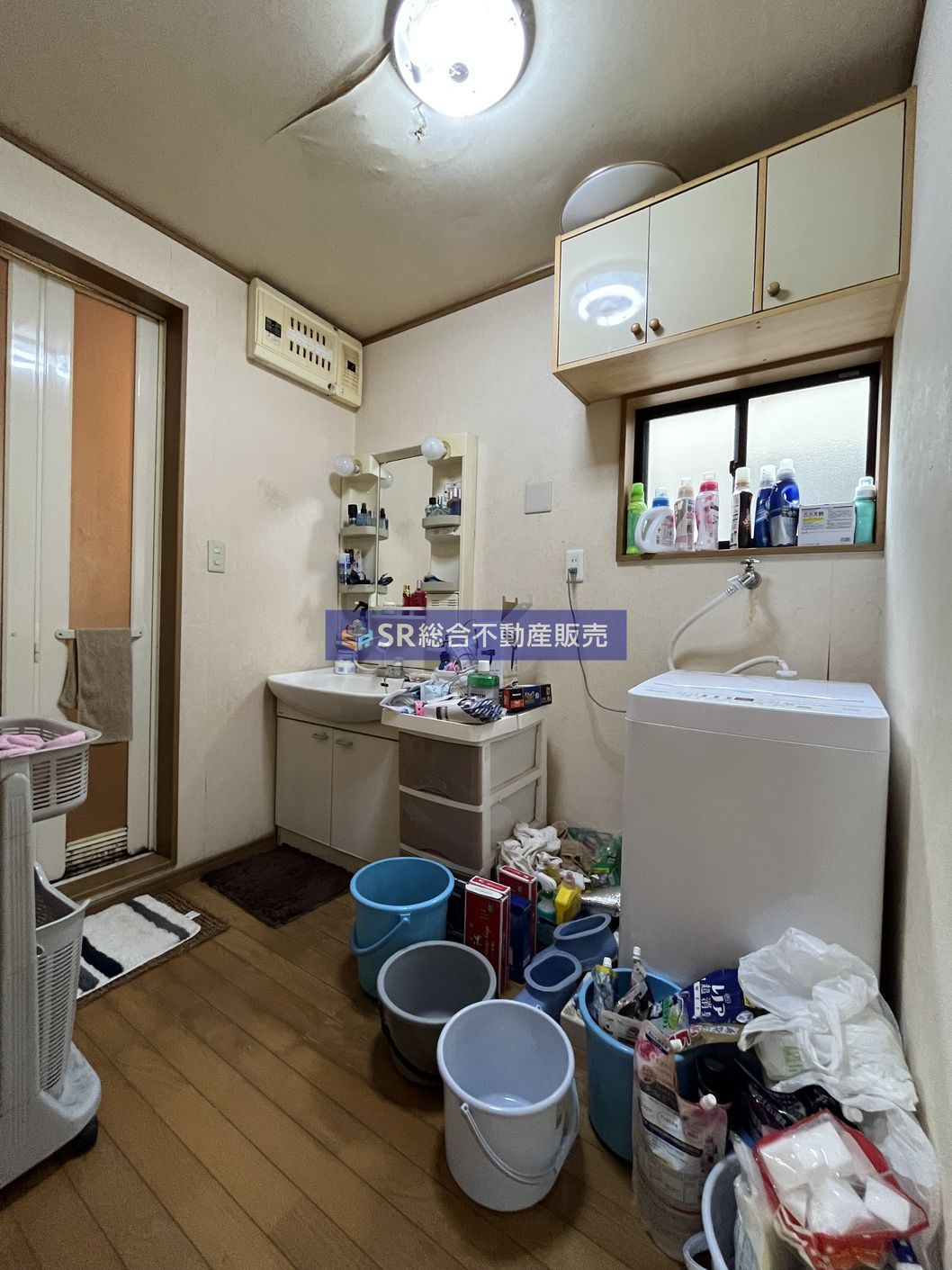 売主様居住中につき、事前予約必須です(脱衣場) 売主様居住中につき、事前予約必須です(脱衣場)