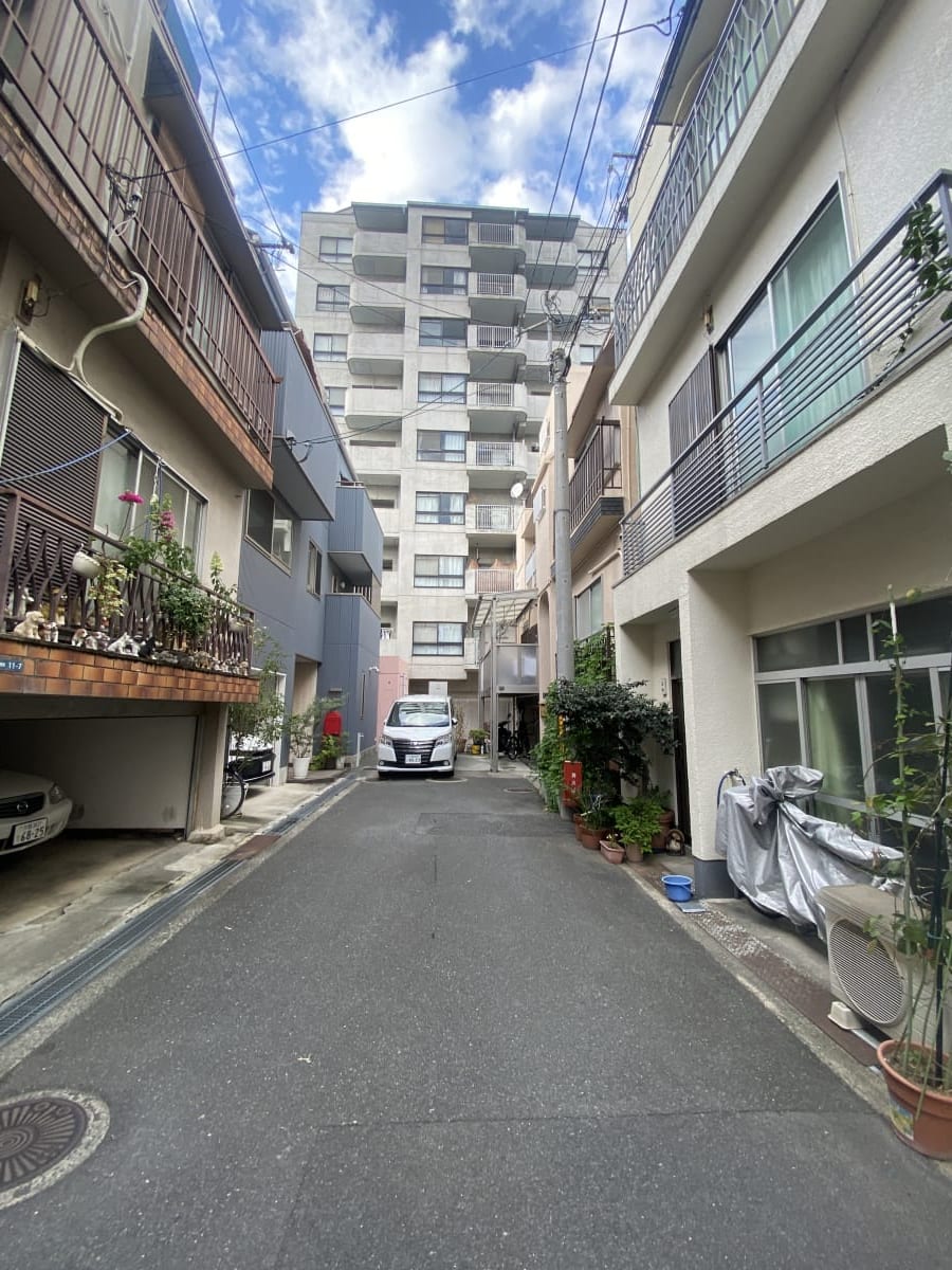 (前面道路を含む周辺環境) (前面道路を含む周辺環境)