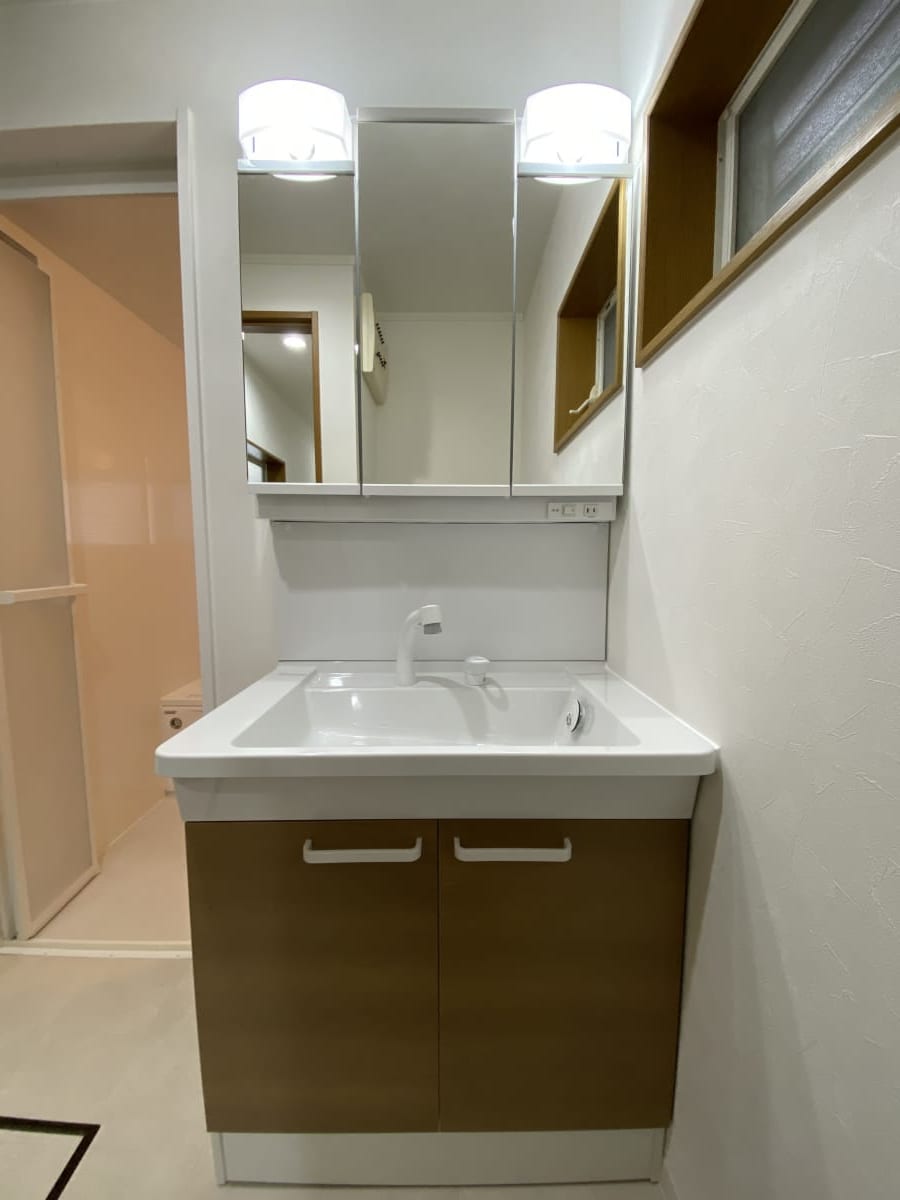 屋根裏収納(独立洗面台) 屋根裏収納(独立洗面台)