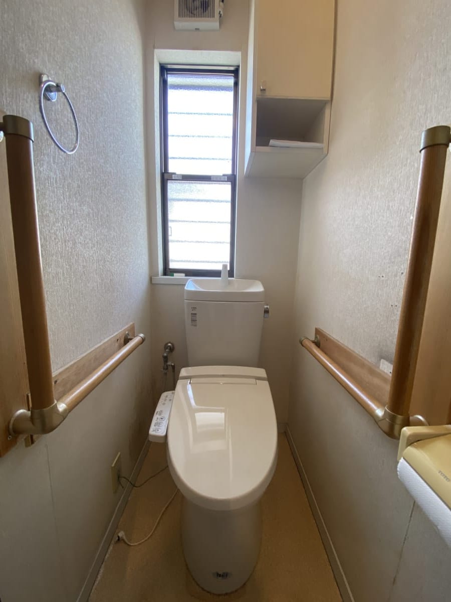 (トイレ) (トイレ)