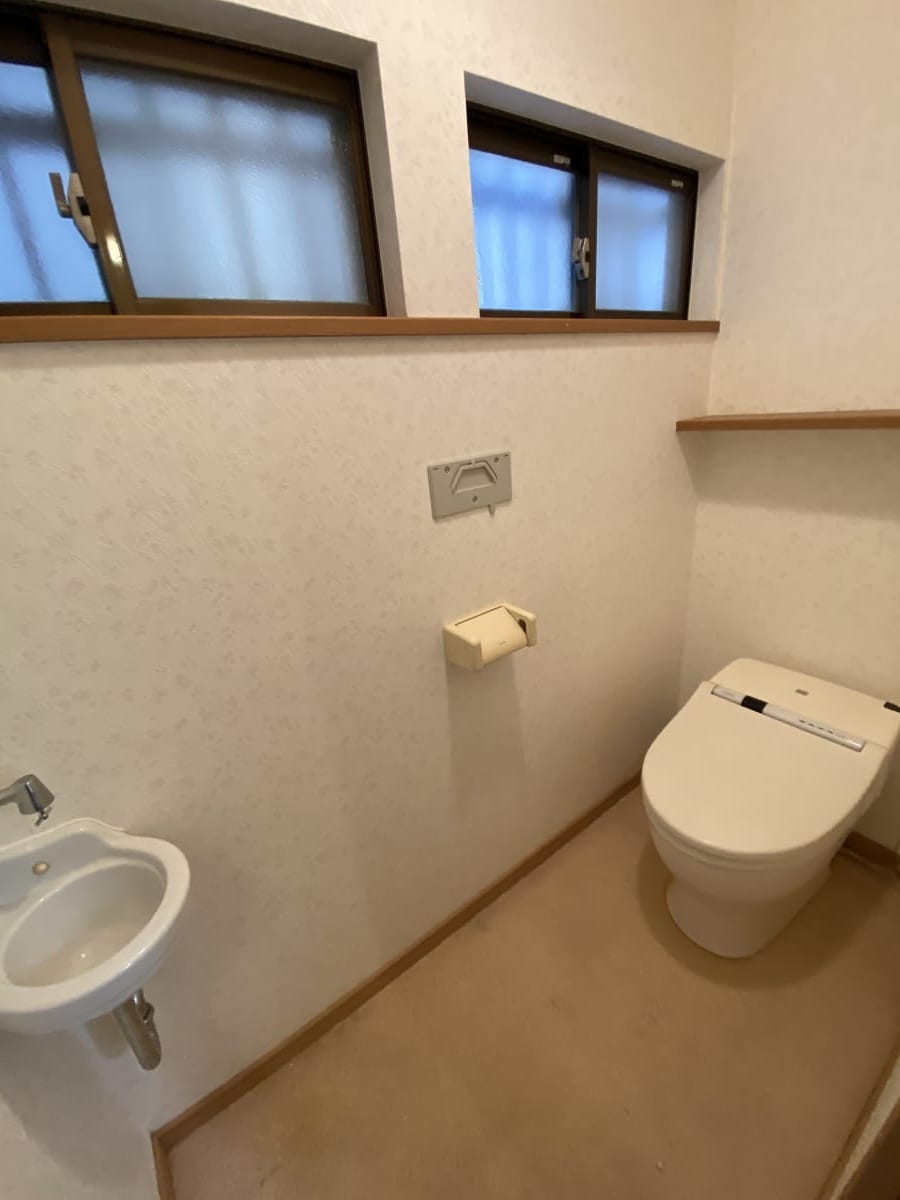 (トイレ) (トイレ)