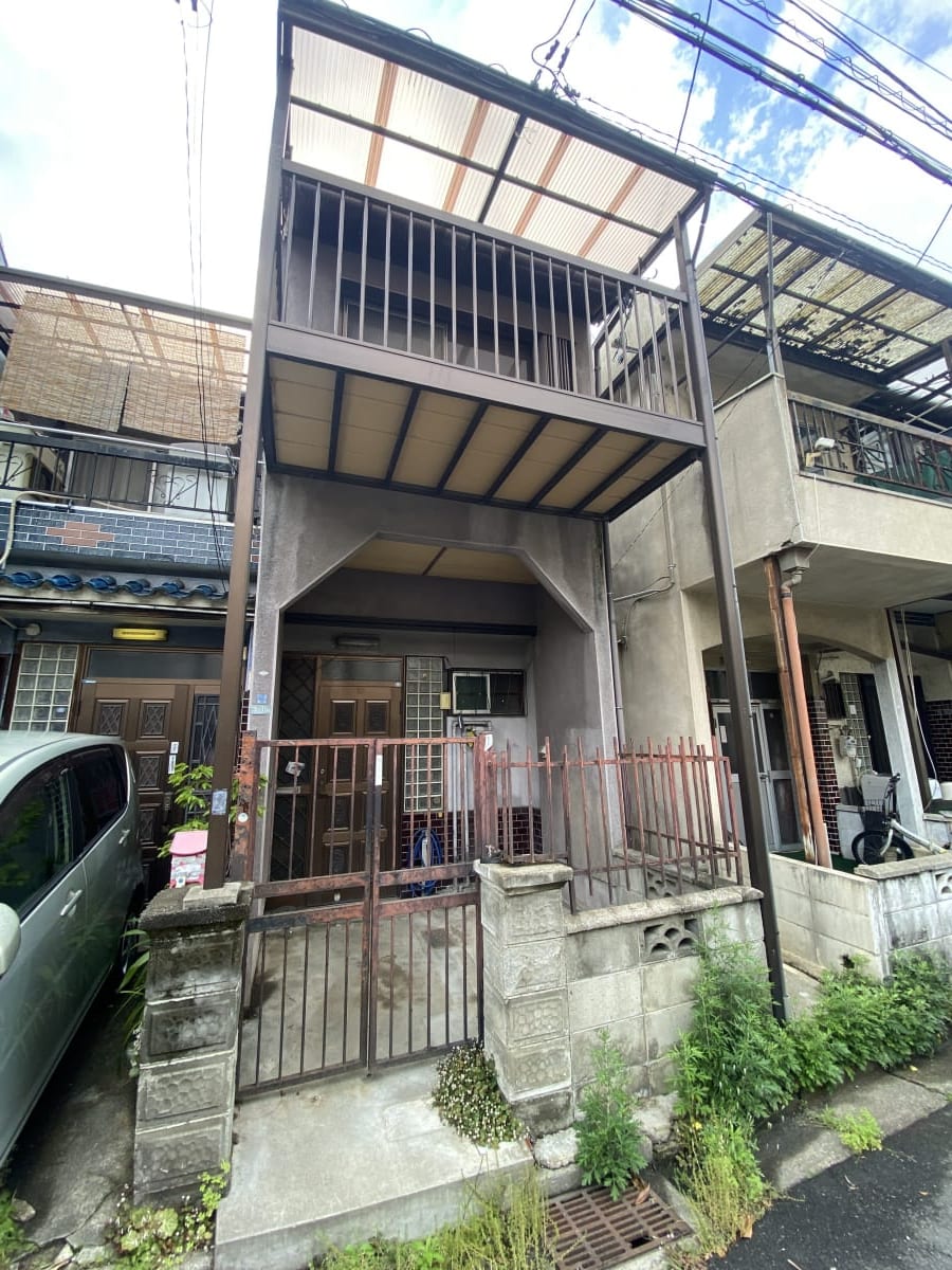 岩田町6丁目中古テラスハウス（連棟端家）