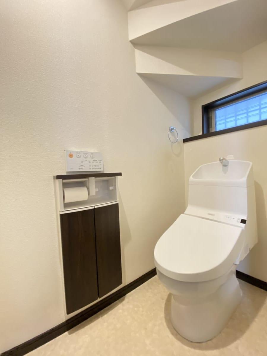 (トイレ) (トイレ)