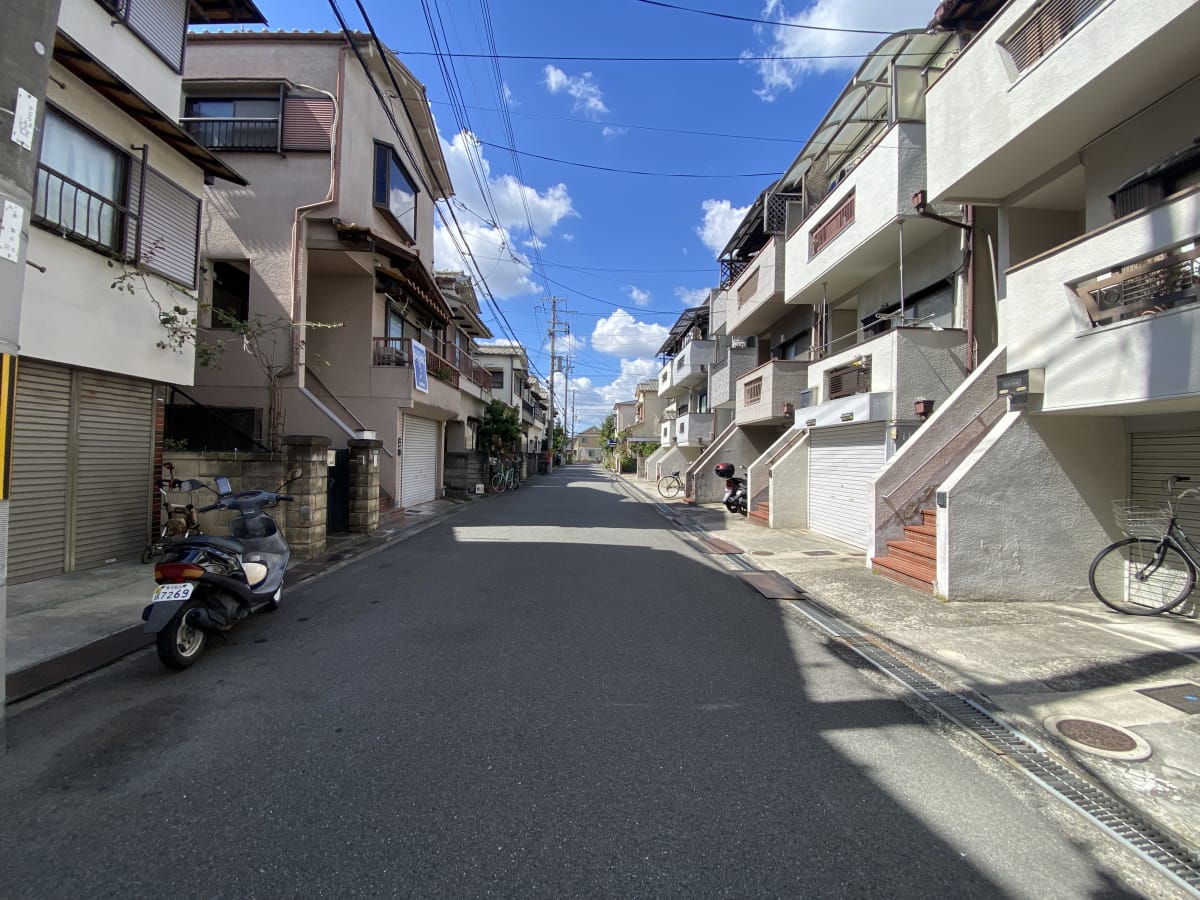 (前面道路を含む周辺環境) (前面道路を含む周辺環境)