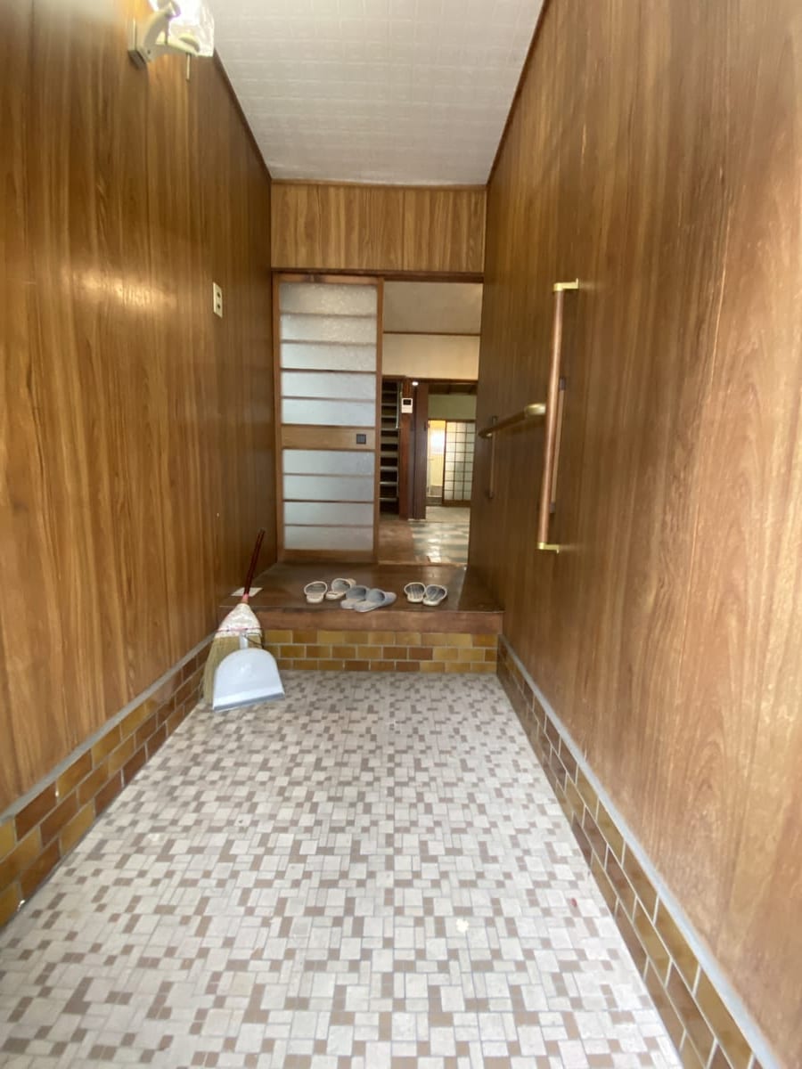 (玄関) (玄関)