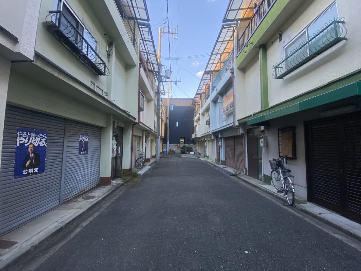 (前面道路を含む周辺環境) (前面道路を含む周辺環境)
