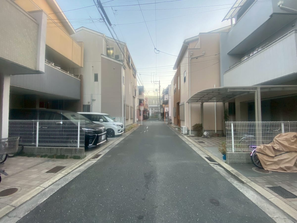 (前面道路を含む周辺環境) (前面道路を含む周辺環境)