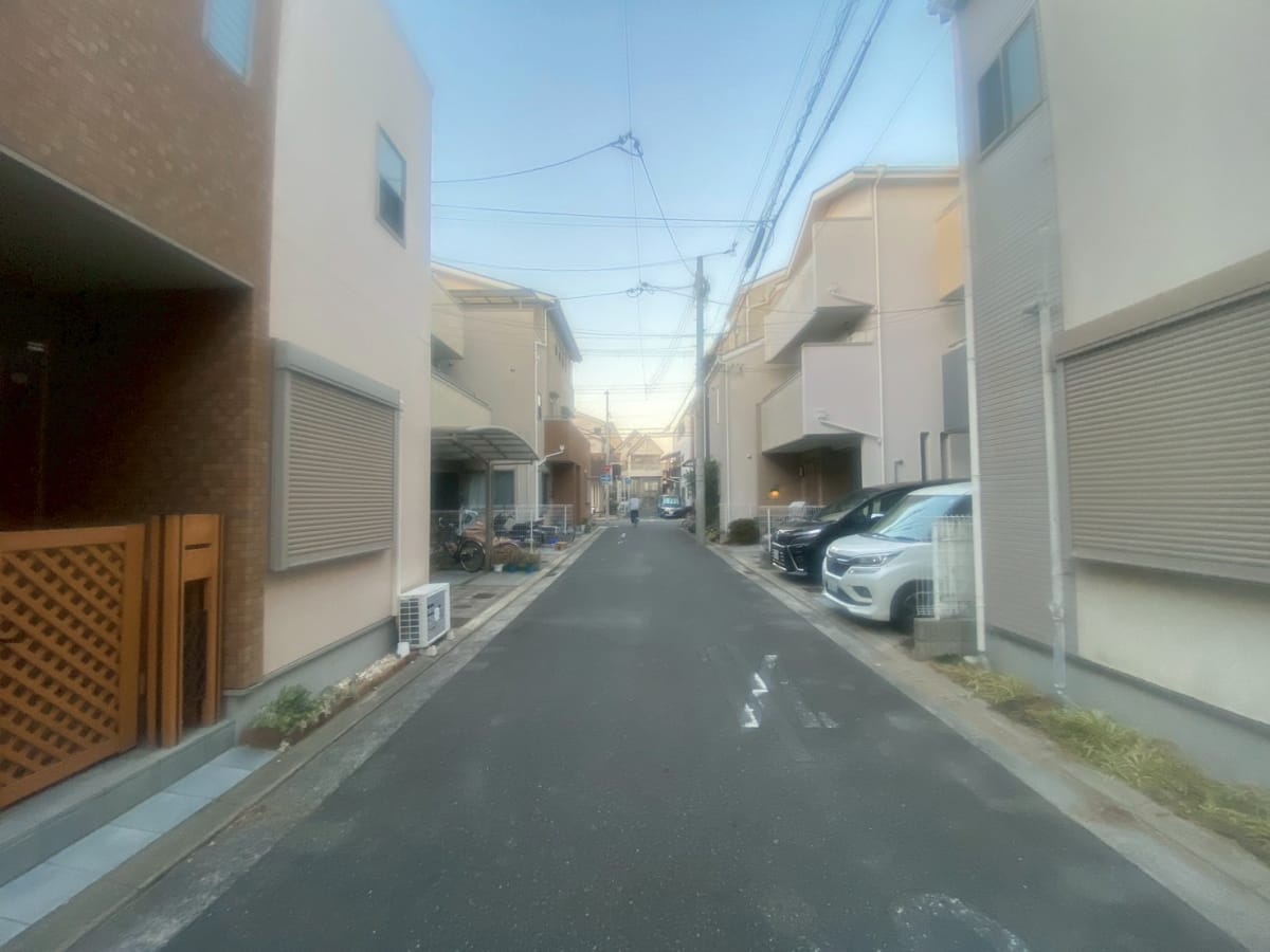 (前面道路を含む周辺環境) (前面道路を含む周辺環境)
