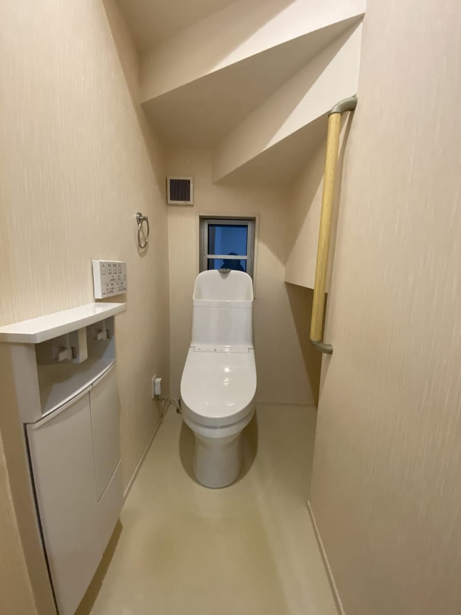 (トイレ) (トイレ)