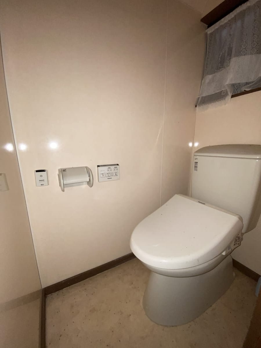 (トイレ) (トイレ)