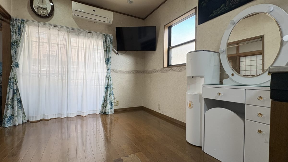 (子供部屋) (子供部屋)