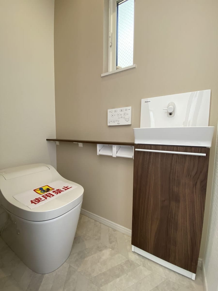 (トイレ) (トイレ)