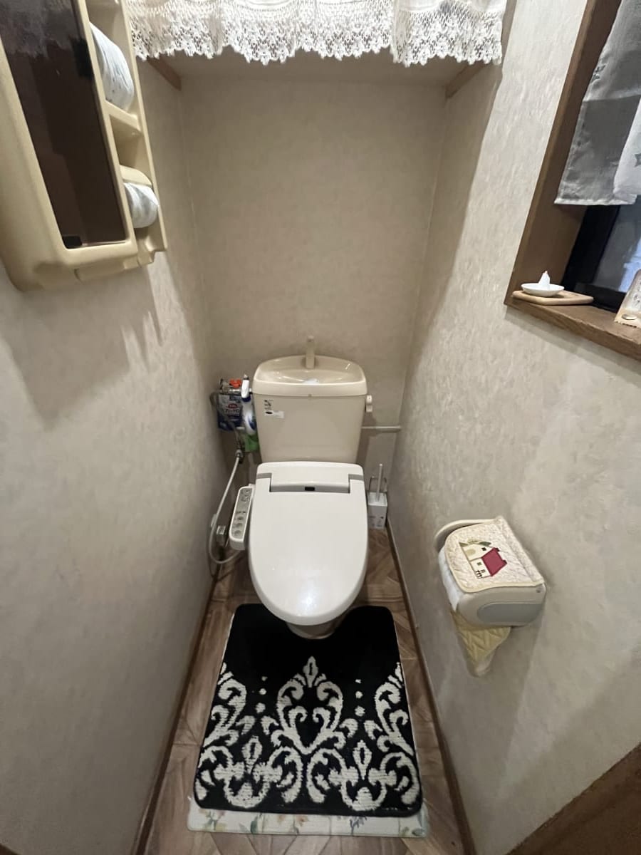 (トイレ) (トイレ)