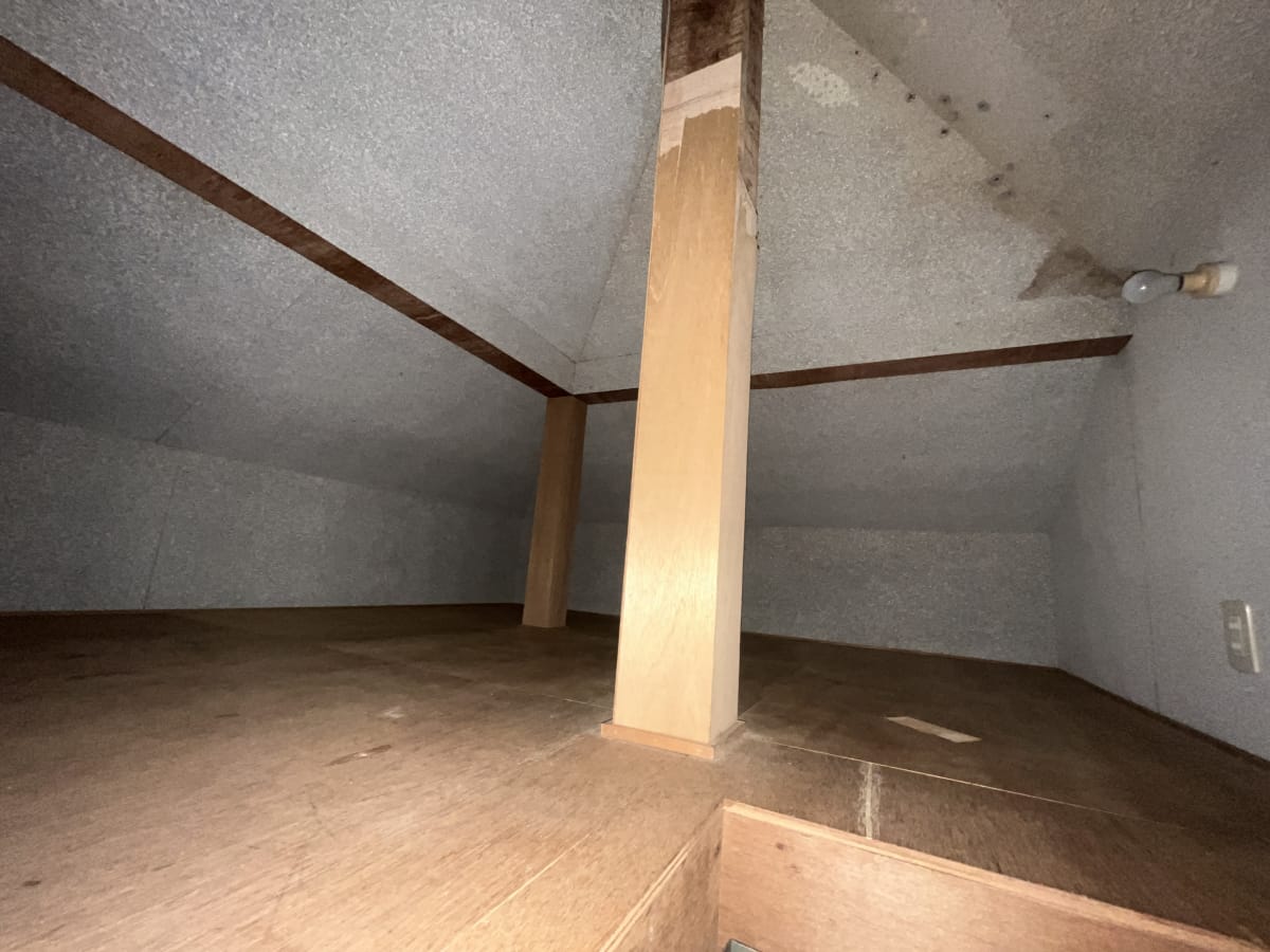屋根裏収納(収納) 屋根裏収納(収納)