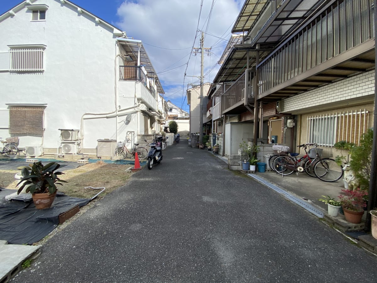 (前面道路を含む周辺環境) (前面道路を含む周辺環境)