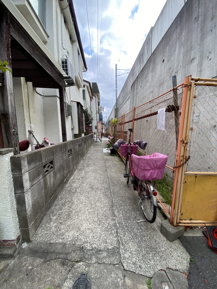 (前面道路を含む周辺環境) (前面道路を含む周辺環境)