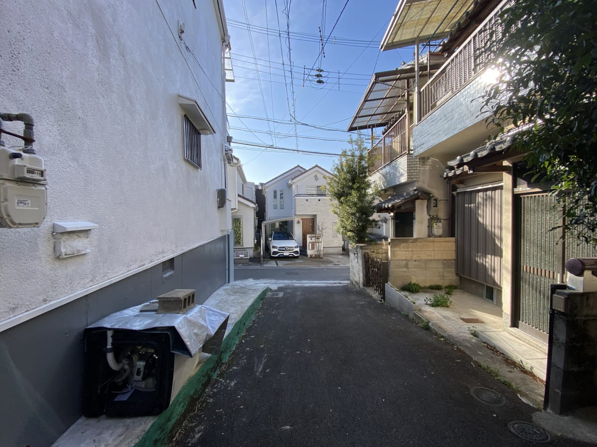 (前面道路を含む周辺環境) (前面道路を含む周辺環境)