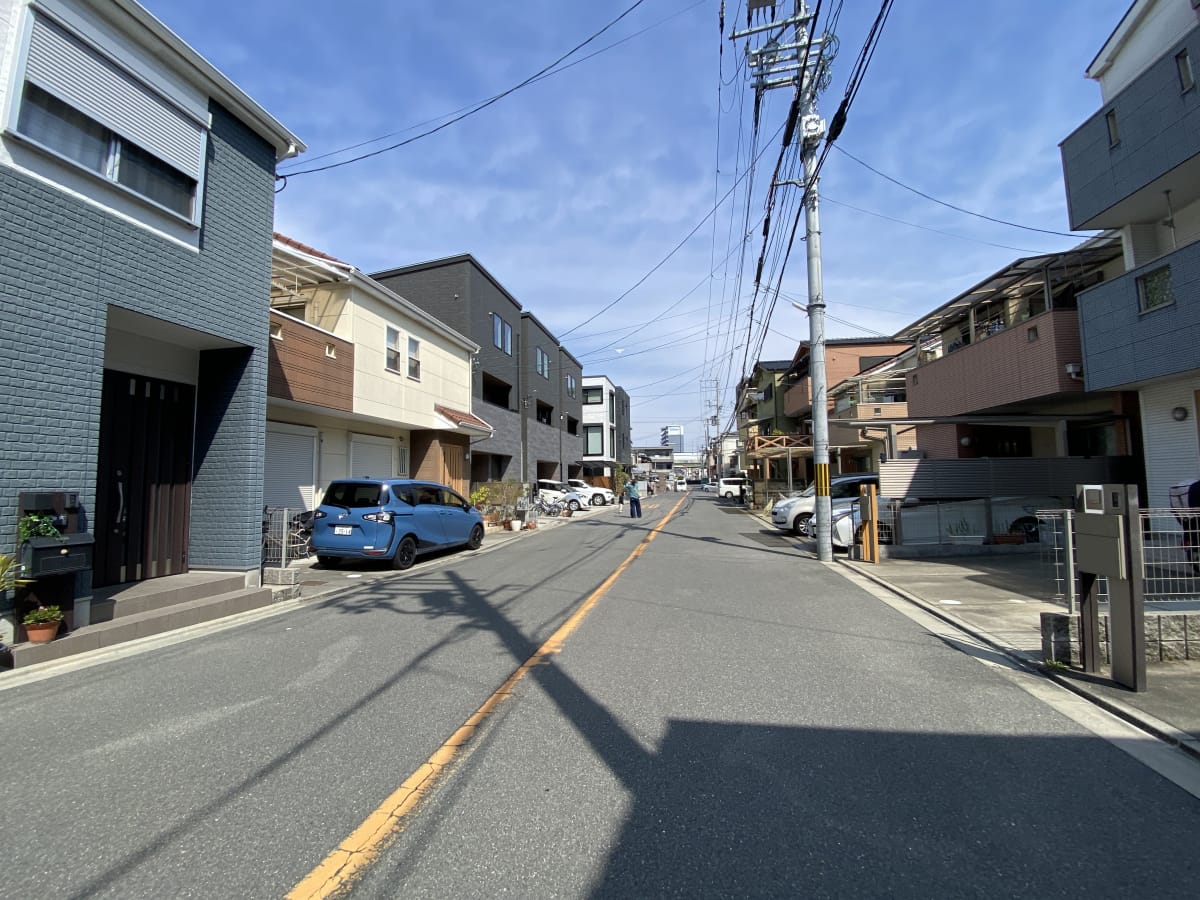 (前面道路を含む周辺環境) (前面道路を含む周辺環境)