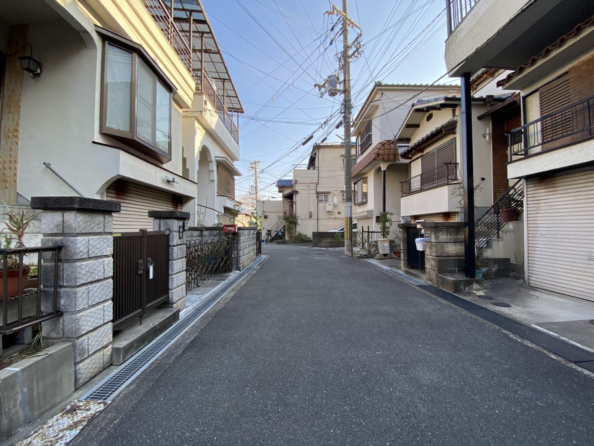 (前面道路を含む周辺環境) (前面道路を含む周辺環境)
