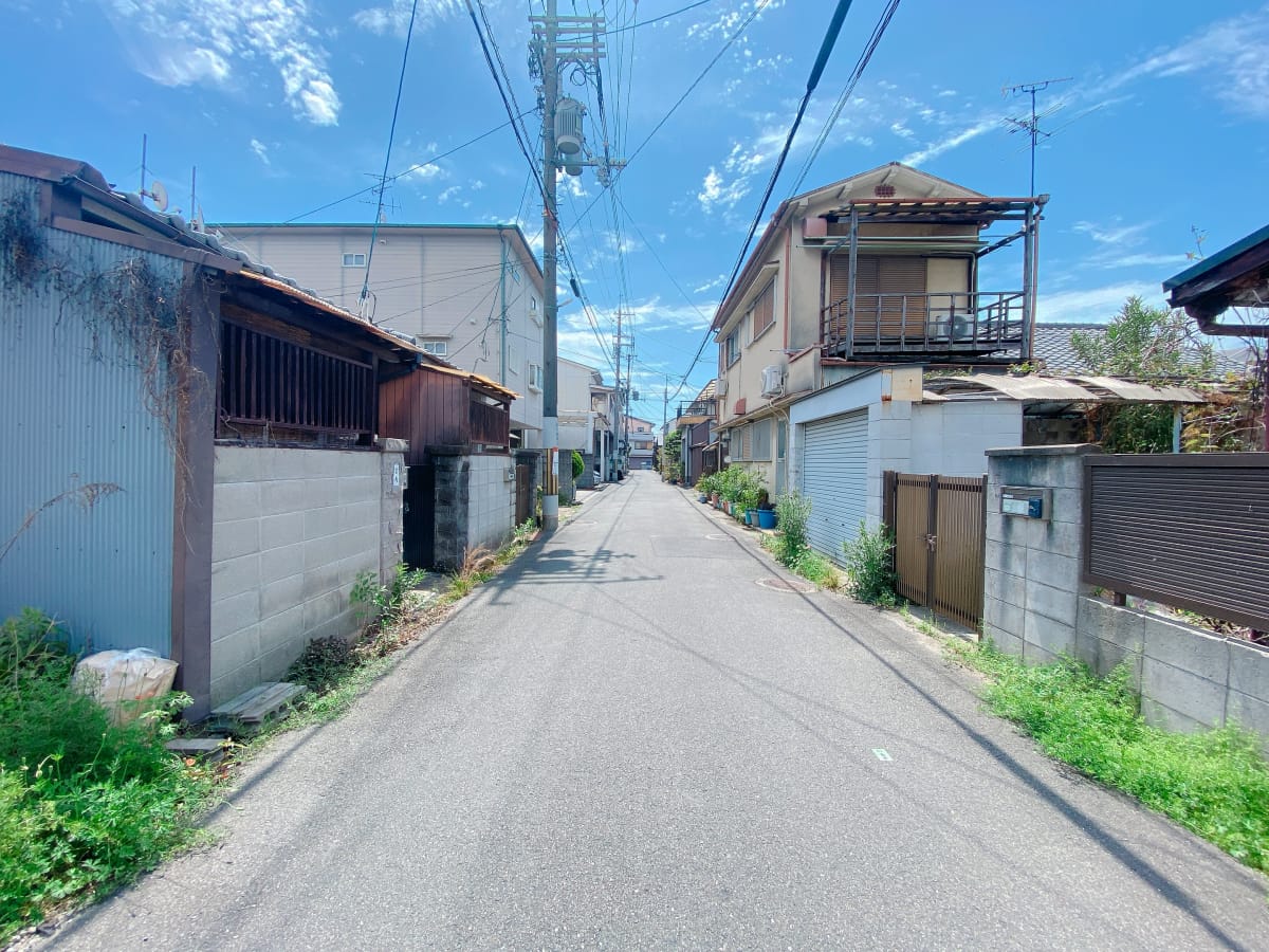(前面道路を含む周辺環境) (前面道路を含む周辺環境)
