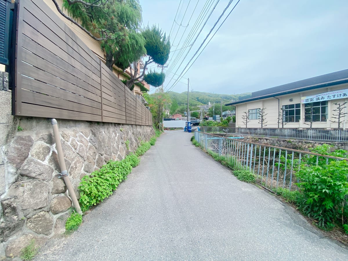 (前面道路を含む周辺環境) (前面道路を含む周辺環境)